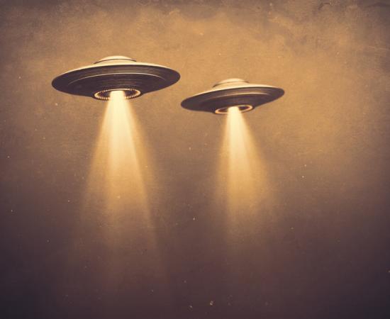 The Oppenheimer-Einstein report claims that alien UFOs on our planet is a fact known to the military. Source: ktsdesign / Adobe Stock
