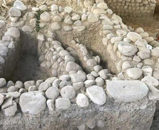 Archaeologists excavating in Yassitepe, Turkey have unearthed a Greek settlement consisting of luxurious houses. This suggests that luxury life began in Asia Minor almost 5,000 years ago.