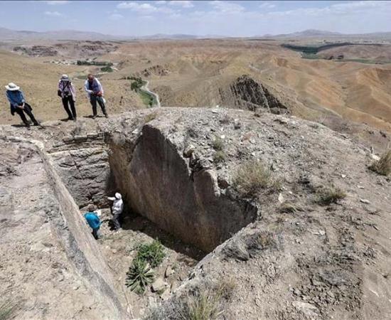 The outlines of the 2,800-year-old Urartian castle, the most recent discovery of its kind, found in eastern Turkey recently.                    Source: Anadolu Agency
