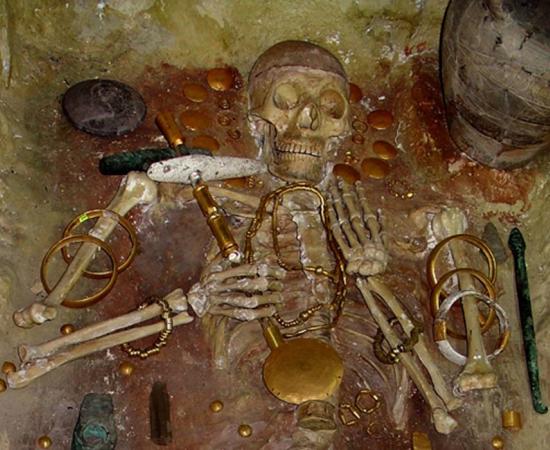 The rich burial of Varna man found with gold in Bulgaria