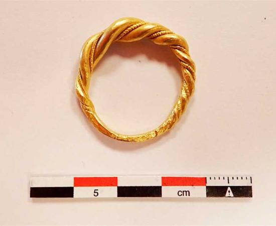 The heavy gold ring of Viking origin found in a pile of “worthless” estate jewelry weighed 11 grams or 0.4 ounces. (Vestland County Municipality)