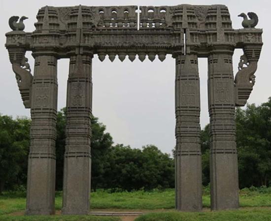 A photo of the Warangal Fort’s Kakatiya Kala Thoranam.