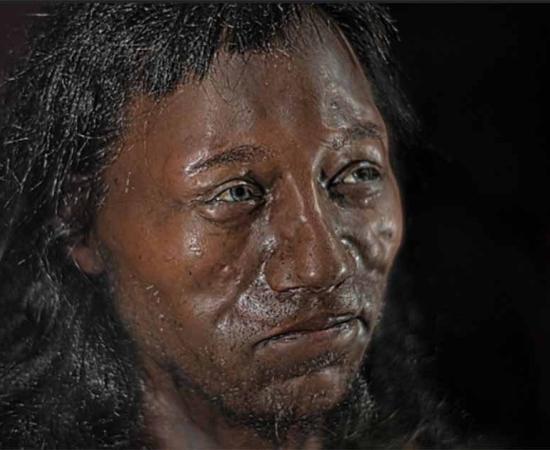 Reconstruction of a hunter-gatherer, based on hard DNA evidence (dark hair, brown skin, blue eyes). Source: Werner Ustorf/ CC BY-SA 2.0