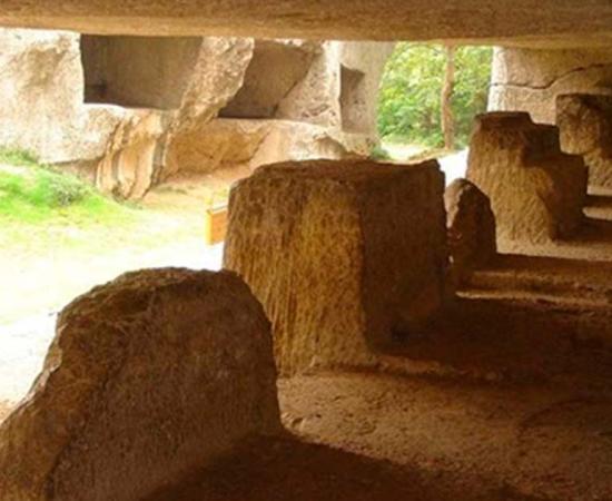 The ruins at Yangshan quarry. Source:  Vmenkov/Author provided