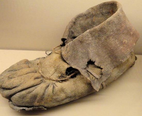 Ancient children’s shoes found in Utah cave