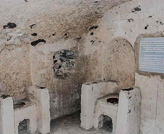 The deceased nuns were left in seated positions to decompose. Source: Yellow.Cat from Roma, Italy/ CC BY 2.0