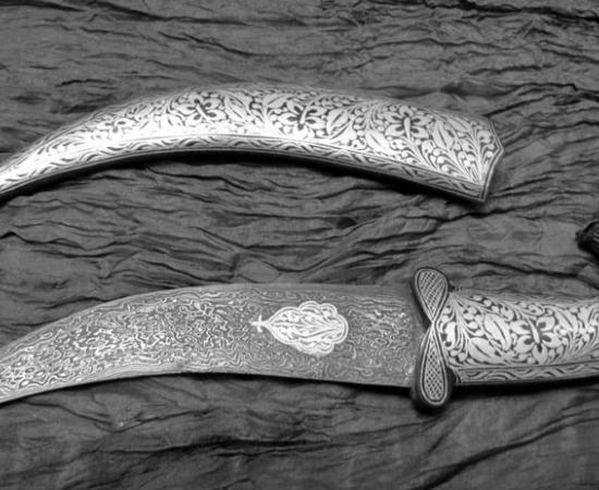 With a blade of Damascus steel (similar to Wootz steel), the blade makes this object a treasured piece. 