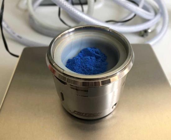 Egyptian blue pigment: the researchers obtained the nanosheets from this powder. (University of Göttingen