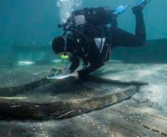 A diver examines the wreck in Zambratija, Croatia. Source: Philippe Groscaux/AMU-CNRS