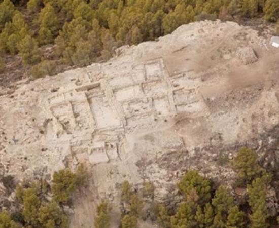 Bronze Age palace and huge trove of grave goods in Spain