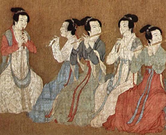 The female musicians in the center of the image are playing transverse bamboo flutes and guan