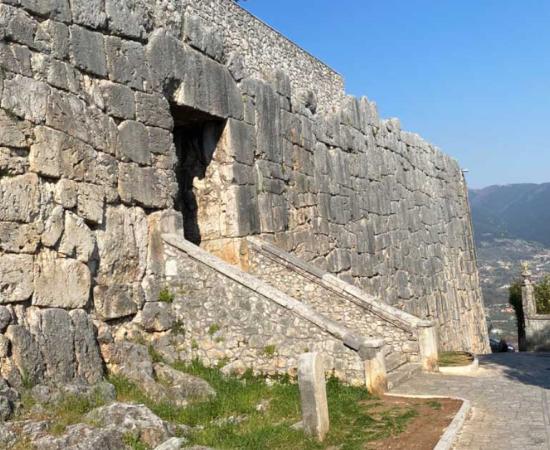 Alatri acropolis cyclopean wall by the Porta Maggiorre. Source: Laura Tabone
