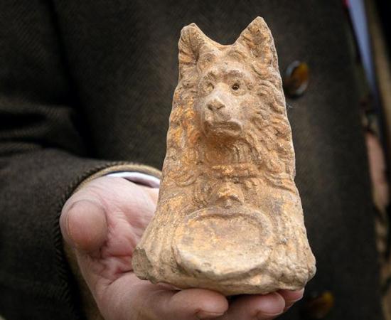 The terracotta dog statue found beneath the streets of central Rome, Italy.		Source: Soprintendenza Speciale Roma