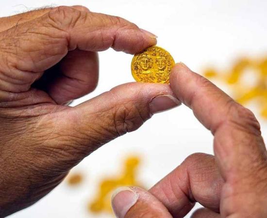 Gold Coin Hoard in Israel Tells the Violent Story of Muslim Conquest
