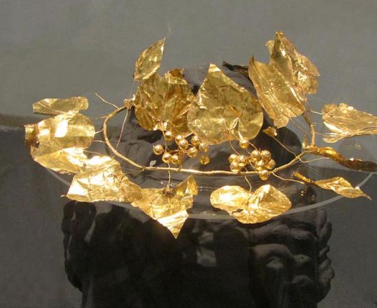 The detailed golden ivy wreath from the rich tomb discovered in Soloi, Cyprus. 