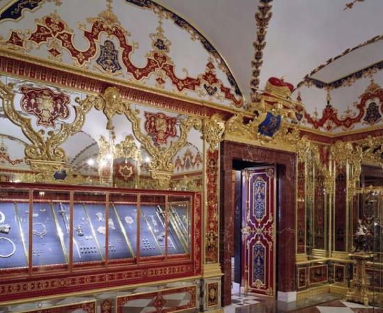 View into the Jewel Room of the historic Green Vault. Source: Hans Christian Krass / © Grünes Gewölbe, Staatliche Kunstsammlungen Dresden.