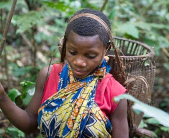 Example of a Bayaka woman hunting in southern Central African Republic in 2014. Source: Max Chiswick/CC BY SA 4.0