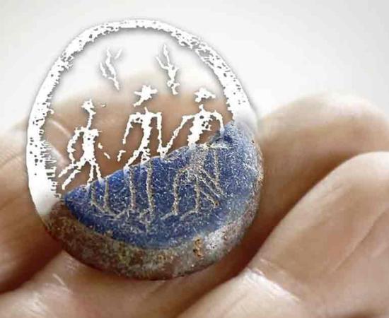 Unique crystal amulet, known as an alsengem, unearthed during excavations of medieval Kalmar. Source: Arkeologerna