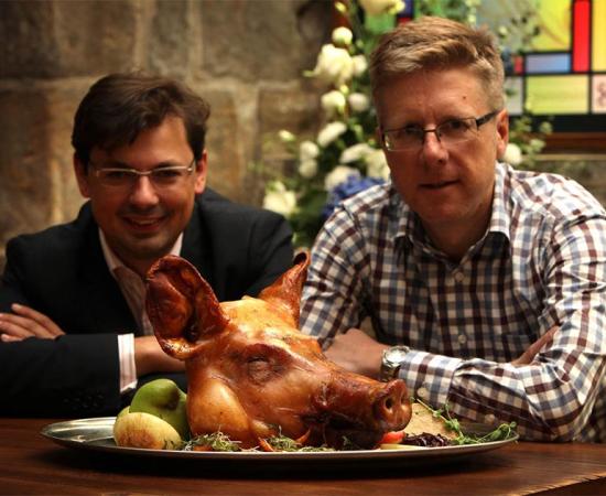 Andy Hook from Blackfriars Restaurant in Newcastle has joined forces with Giles Gaspar from Durham University’s Institute of Medieval and Early Modern Studies, along with a group of scholars and chefs, to create a series of courses aiming to teach students about medieval food. Source: Eat Medieval