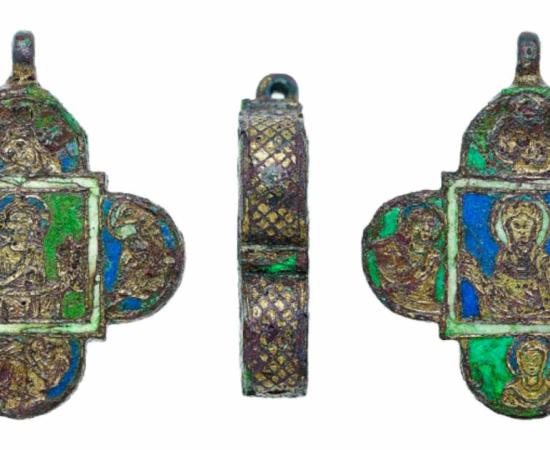 A beautifully restored medieval pendant has been discovered to contain bones, possible relics of a saint. Source: Sabine Steidl, LEIZA