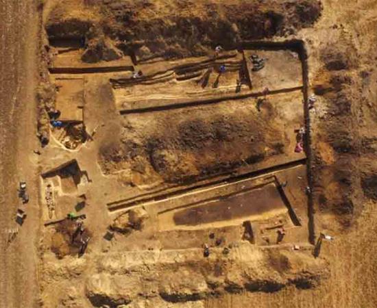 Excavations at the megalithic cemetery found in south-central Poland. Source: J.Bulas