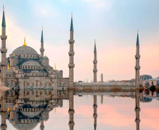 Blue Mosque, Istanbul, Turkey. Source: yusuftatliturk / Adobe Stock