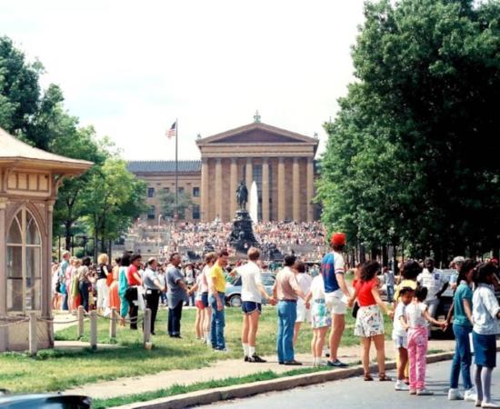 Participants in the 1986 Memorial Day event Hands Across America, designed to raise money to fight hunger in the United States, lined up along and near the Benjamin Franklin Parkway in Philadelphia.