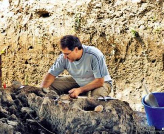8,000-Year-Old Settlements and Necropolis in Southern Greece