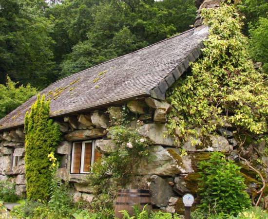 Tŷ Hyll (The Ugly House) near Betws-Y-Coed, inspired by the one night house tradition Source: Steve Daniels / CC BY SA 2.0