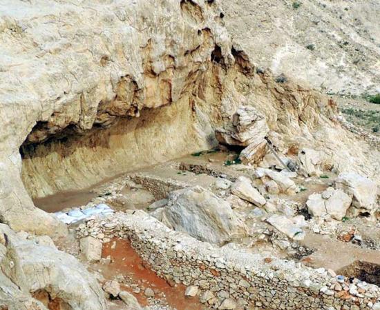 Excavations at Jebel Faya Rock Shelter, once home to Paleolithic humans. Source: Knut Bretzke