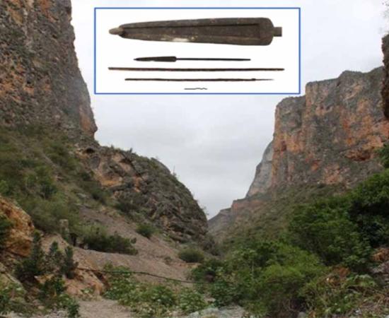 Landscape of Rancho Quemado, where the Treasure Cave is located with, inset, the atlatl and two wooden darts, found in Treasure Cave, Querétaro, Mexico        Source: Jesús E. Medina V./ INAH