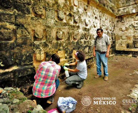 Restoration work at Kulubà in Mexico, the Maya site where a sacrificial altar has now been uncovered. Source: Mauricio Marat / INAH