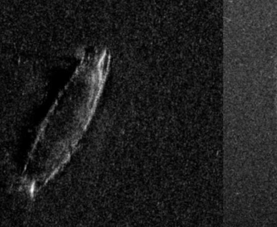 Sonar imagery of the shipwreck discovered in Lake Mjøsa suggests it has a distinct bow and stern with a central rudder, which would make it a medieval boat dating to some time after the 1300s. Source: FFI / NTNU