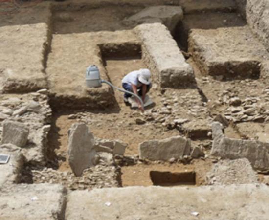 View of the 2019 construction site and the alignment of steles, standing stones. Source: © SBMA - ARIA SA.
