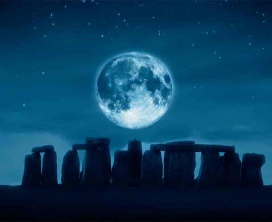 Stonehenge may map the changing seasons through following the Sun, but does it align with the Moon as well? Source: Magann / Adobe Stock.