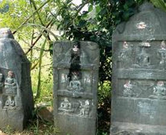 Tablets left in honor of family members who practiced Sallekhana