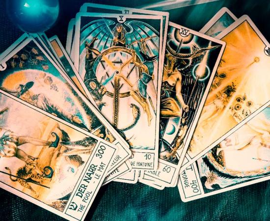 Tarot cards. Source: wimage72 / Adobe Stock 
