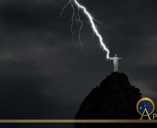 Christ Statue Flash (Pixabay Free Use)