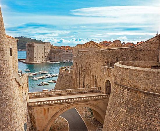 Section of the impressive walls of Dubrovnik. Source: Siegfried Schnepf / Adobe Stock