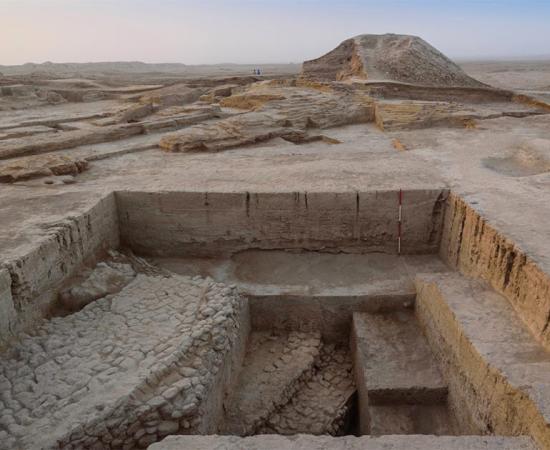 Ritual site - cultic platform found under the war god’s temple. Source: British Museum.