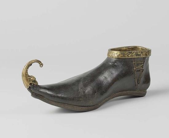 Winklepickers are named for the supposed similarity to the tool used to extract winkles from their shells. Source: Rijksmuseum / CC0.