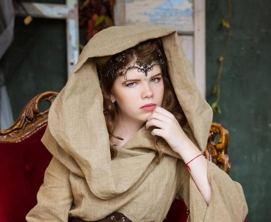 Representation of a seer or prophetess.