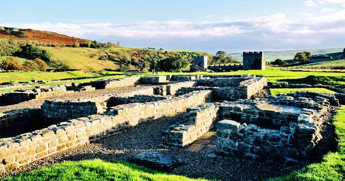 Vindolanda Roman fort on Hadrians Wall, Northumberland, England. Walls of the commanders residence (David Matthew Lyons / Adobe Stock)