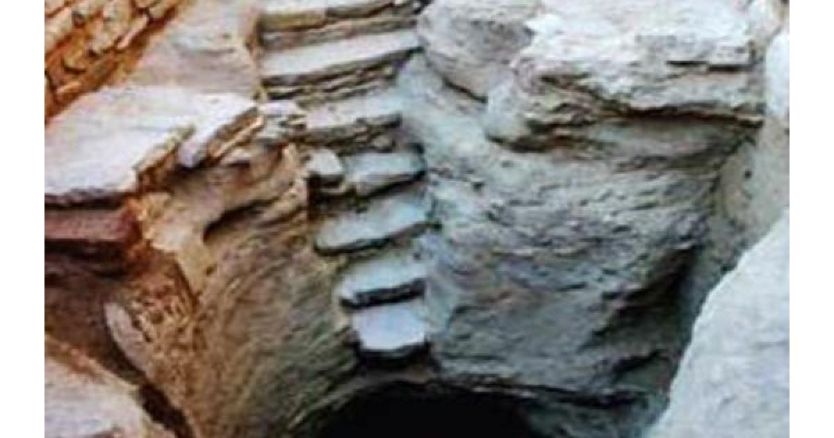 5,000-year-old stepwell found in Dholavira