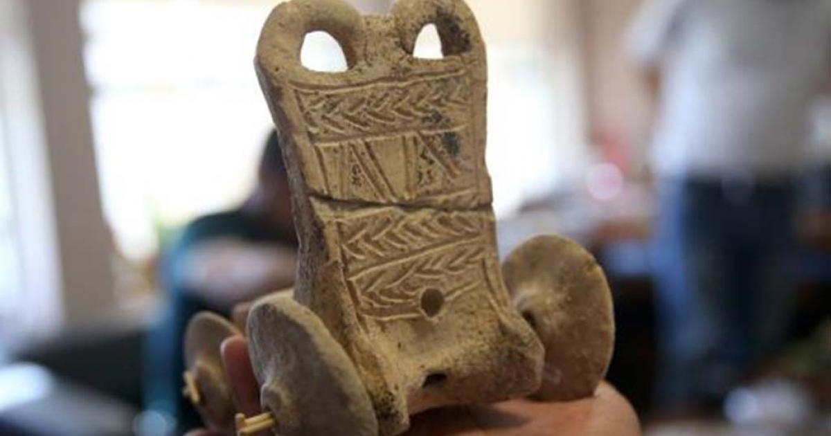 The 5,000-year-old toy chariot found in Turkey. 