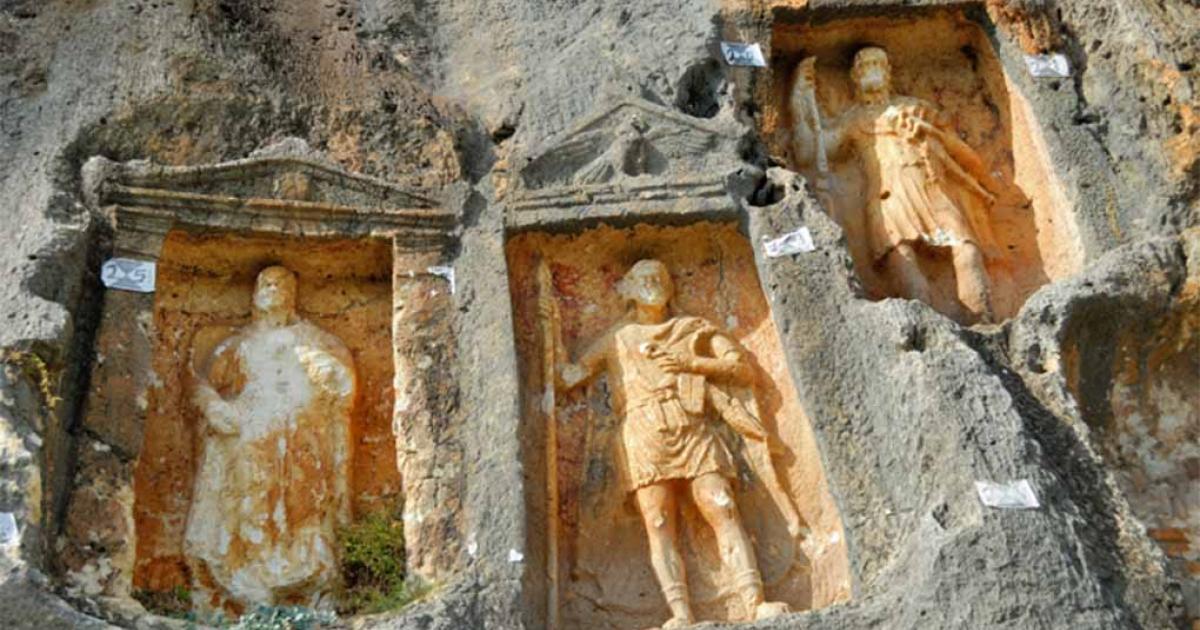 Some of the figures at Adamkayalar. Source: Oleg Znamenskiy/Adobe Stock