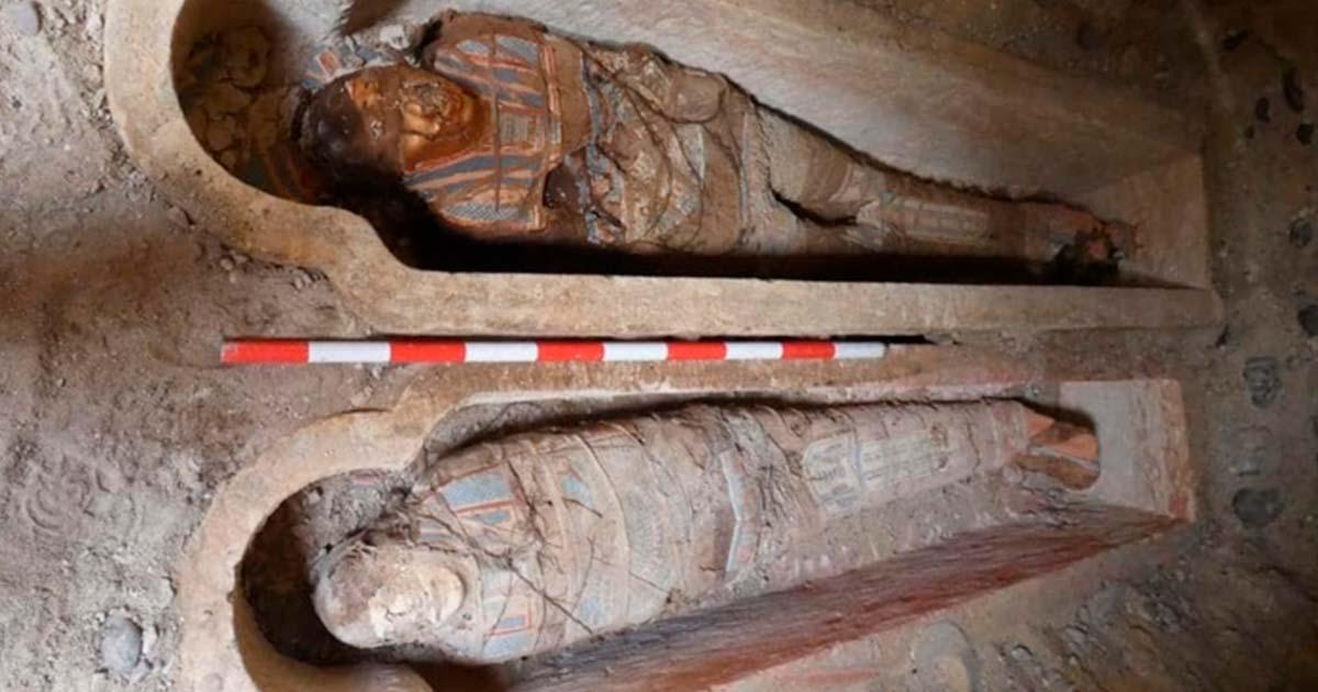 Two of the mummies found in rock-cut tombs in Al-Bhanasa. Source: Egypt Ministry of Tourism & Antiquities