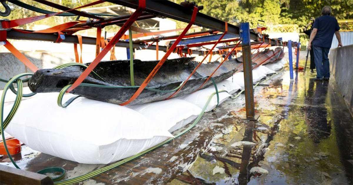 Canoe Renaissance Huge and Extremely Ancient Intact Canoe Recovered From Swiss Lake ...