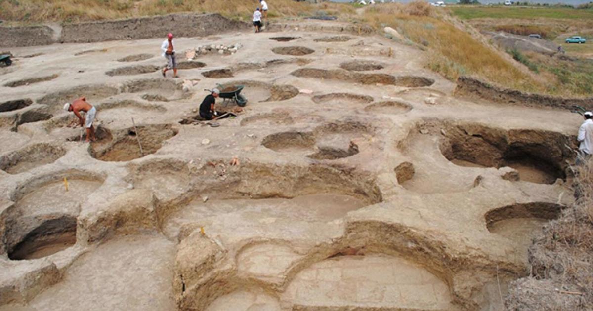 Fragments of a building dated to the 5th century with Roman holes at Phanagoria.