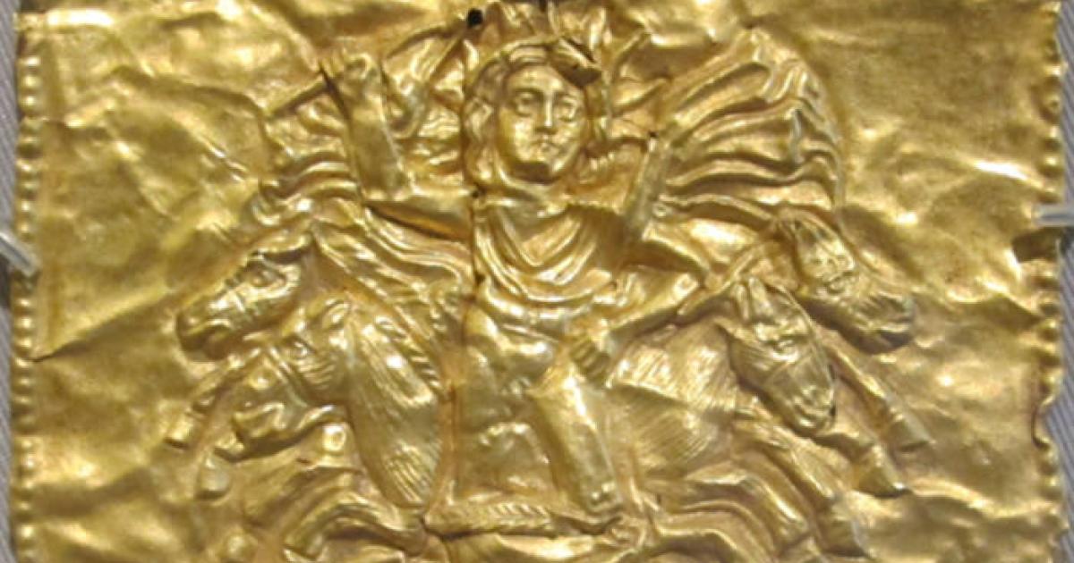 Section of a priestly gold crown with Helios driving a quadriga.